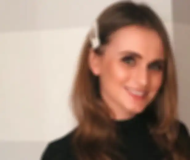  Jillian Currie