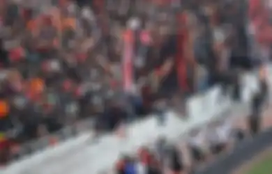 Duh Belom Mulai Tanding! Pagar Tribun Stadion JIS Jebol, The Jakmania Pertanyakan Keamanan Penonton