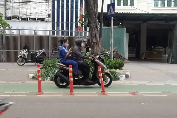 Kerap Salah Target dan Fungsi, Jalur Sepeda di Jakarta Akan Dievaluasi Dengan Biaya Rp 7,5 Miliar