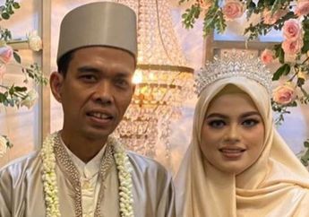 Wow! Istri Ustaz Abdul Somad yang Berusia 19 Tahun Berikan Souvenir Buku Tips Menghafal Qur'an Karangannya Sendiri di Resepsi Pernikahannya