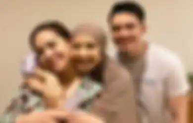 Zaskia Sungkar dan Irwansyah Pertama Beri Kado Saat Nagita Slavina Hamil Anak Kedua, Raffi Ahmad Tak Mau Kalah dan Langsung Protes: Kok Gue Enggak?