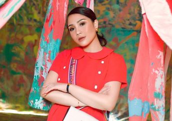 Pancarkan Pesonanya Pakai Blazer Simpel nan Lucu di Sebuah Acara, Nagita Slavina Bikin Netizen Menganga Lihat Harga Bajunya: Pen Nangisss!