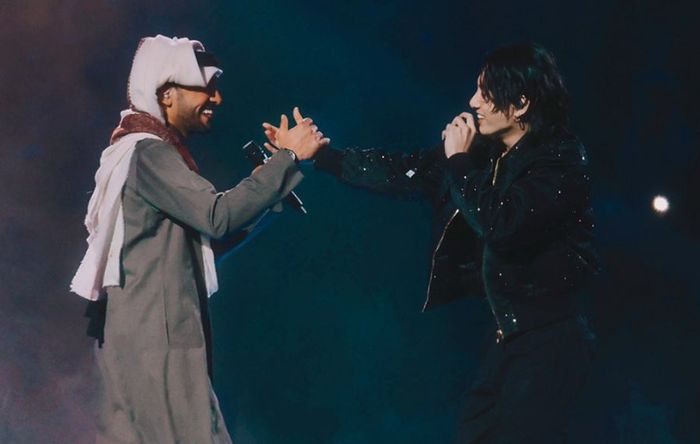 Potret Fahad Al Kubaisi dan Jungkook saat tampil di pembukaan Piala Dunia 2022