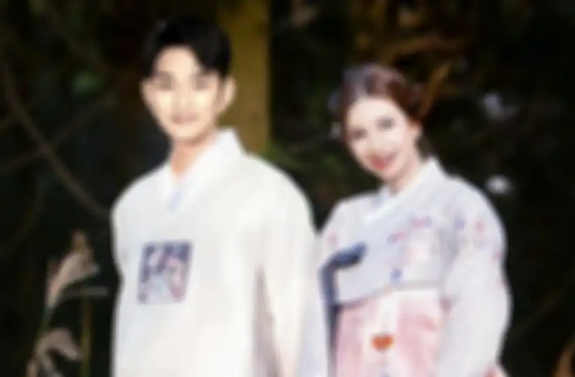 Foto editan memperlihatkan Rossa tradisional Korea saat foto pre wedding