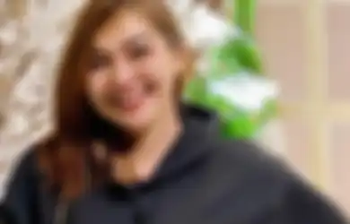 Kerap Tersenyum Lebar di Depan Kamera, Sosok Ini Kenang Ucapan Perpisahan Chacha Sherly: Dia Datang Ke Saya Sambil Nangis