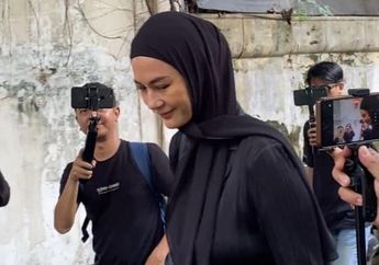 Mata Paula Verhoeven Sembap Usai Melayat Ayah Baim Wong, Ibunda Kiano: Papa Orang Baik