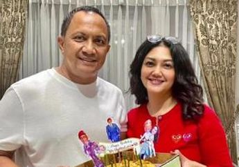 Rakyat Jelata Minggir Dulu, Begini Aksi Bella Saphira Sang Istri Komisaris Utama PT. Antam saat Mainan Duit di Kotak Raksasa Ala Sisca Kohl ini, Bikin Iri Banget!