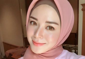 Tampil Elegan saat Kondangan dengan 6 Outfit Ala Ayana Moon Ini!