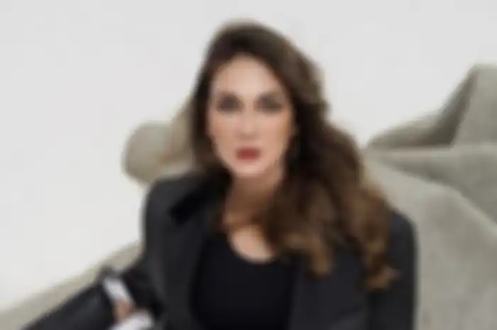 Luna Maya pertanyakan soal asmaranya sendiri