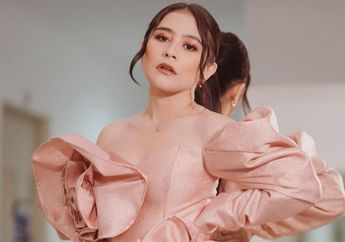 Cinta Baju Tradisional Indonesia, Tengok Penampilan Prilly Latuconsina Saat Kenakan Kebaya di Festival Film!