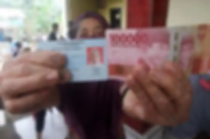 BLT Kemiskinan Ekstrem cair Rp300.000 tiap bulan. Sangat membantu untuk penemuhan kebutuhan sehari-hari.