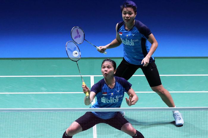 Greysia Polii (depan)/Apriyani Rahayu saat bertanding di babak kedua Japan Open 2019, di Musashino Forest Plaza, Tokyo, Jepang, Kamis (25/7/2019).