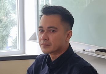 Digugat Cerai, Eza Gionino Menangis Tak Tahu Keberadaan Istri dan Anak