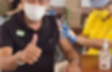 Foto Tukul Arwana Divaksin Ramai Dibahas,  Ahli Ungkap Fakta Beberapa Vaksin Covid-19 Picu Pembekuan Darah