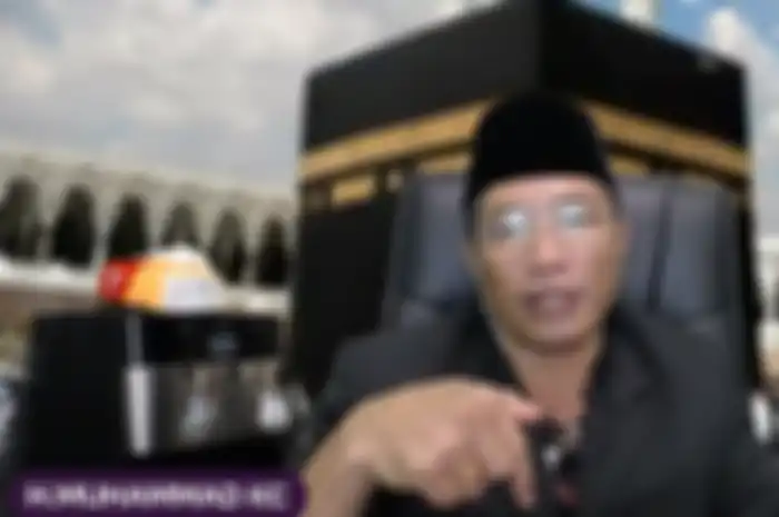 Youtuber Muhammad Kece bak menantang MUI yang mendesak polisi untuk menjebloskan dia ke bui. Foto Muhammad Kece dikulik.