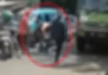 Pria Berotot Aniaya Sopir Truk di Cibubur, Kepala Sampai Cium Aspal