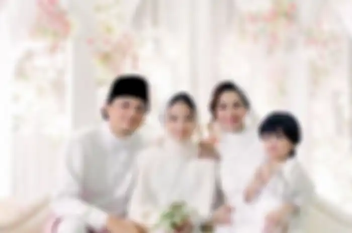 Noor Nabila dan Engku Emran bersama anak-anaknya 