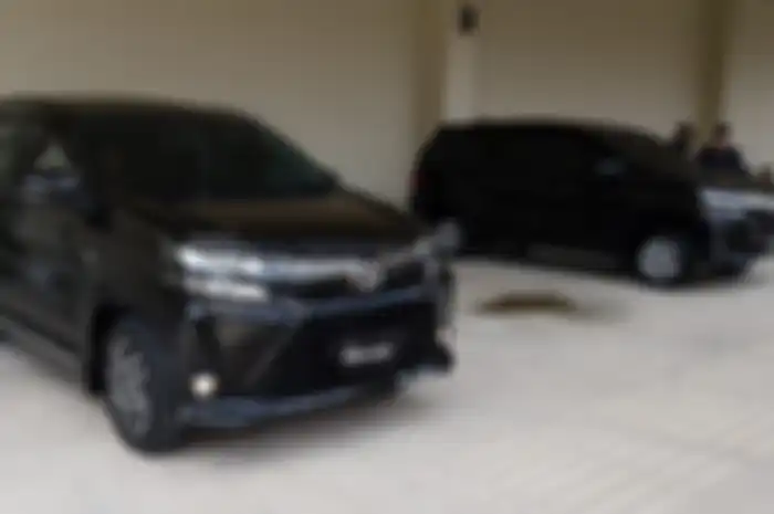 Asyik! Selisih harga mobil baru Toyota Avanza Veloz jauh lewatin Yamaha NMAX, begini hitungannya.