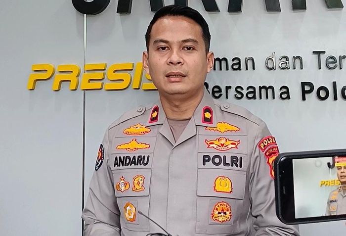 Kabid Humas Polda Metro Jaya, Kompol Andaru Rahutomo&nbsp;saat ditemui di Polda Metro Jaya, Senin (26/01/2026).