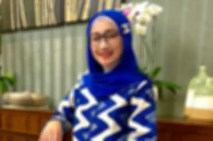 Desy Ratnasari 