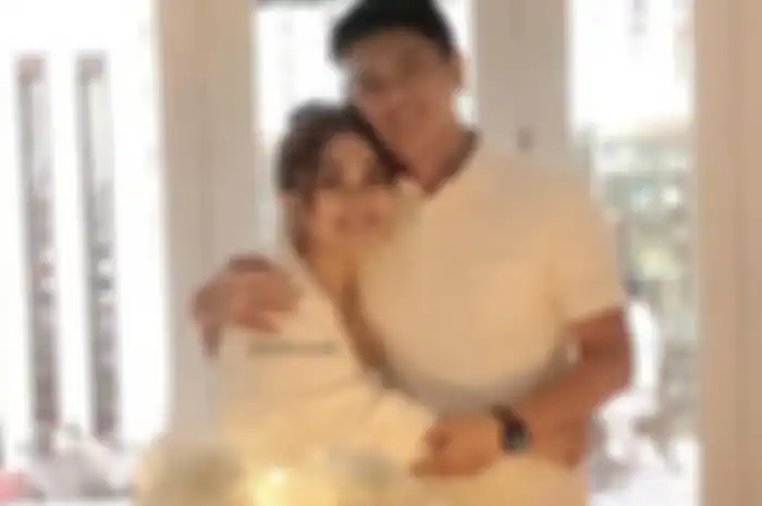 Ayu Ting Ting dan Adit Jayusman batal menikah