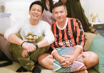 Ariel NOAH Ngotot Sebut Patung Ini Bermuka Gepeng hingga Tunjukkan Bukti Saat ke Madrid, Gading Marten: Itu Sudutnya