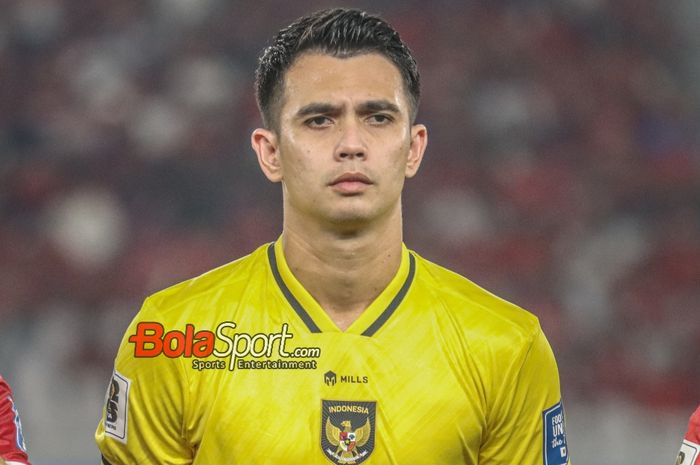 Kiper timnas Indonesia, Nadeo Argawinata, saat hadir di Stadion Utama Gelora Bung Karno, Senayan, Jakarta, Kamis (12/10/2023).