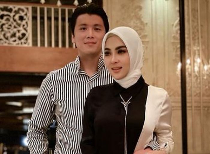 Foto mesra Syahrini dan Reino Barack