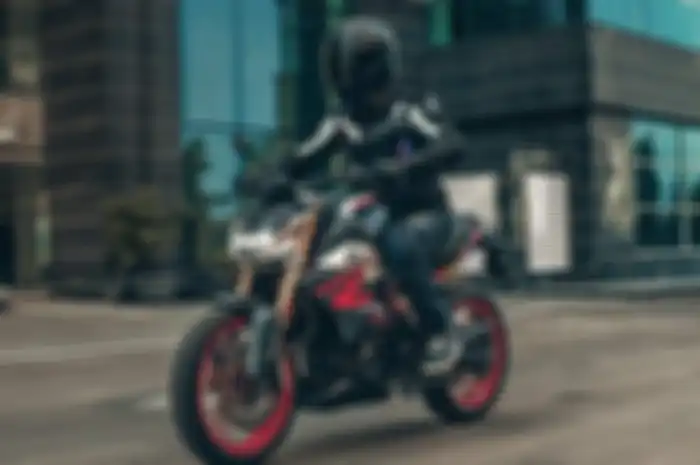 BMW G 310 R terbaru