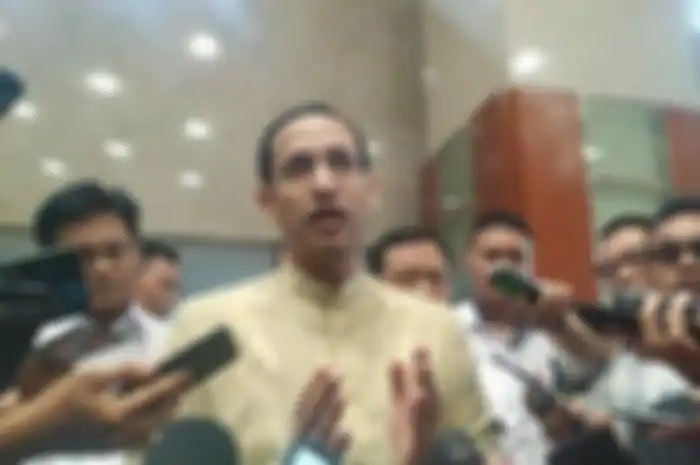 Mendikbud Nadiem Makarim izinkan dana BOS untuk kuota internet para pelajar.