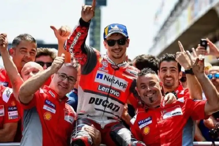 Buka-bukaan, Manajer Danilo Petrucci Bilang Ducati Akan Rekrut Jorge Lorenzo, Jika Andrea Dovizioso Gak Perbarui Kontrak