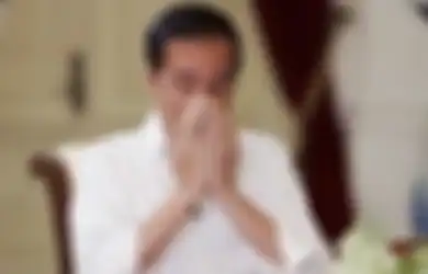Bentuk Keprihatinan Bagi Rakyatnya yang Terdampak Corona, Presiden Jokowi Bagikan Sembako Langsung ke Rumah Warga, Bey Machmudin: Memang Dekat dengan Wong Cilik!
