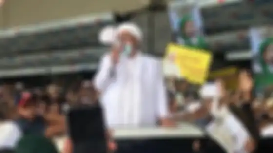 Habib Rizieq Shihab pulang, fasilitas Bandara Soekarno-Hatta rusak saat penyambutan.
