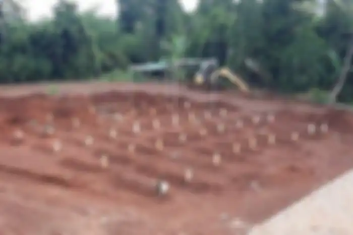 Pemakaman pasien corona di TPU Jombang, Ciputat, Tangsel.   