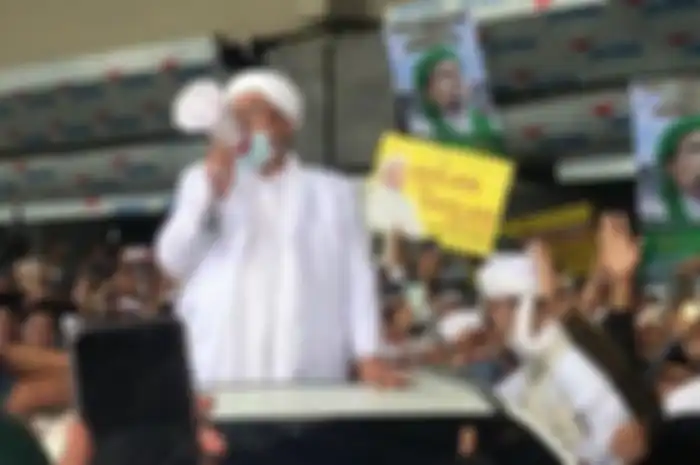Habib Rizieq Shihab pulang, fasilitas Bandara Soekarno-Hatta rusak saat penyambutan.