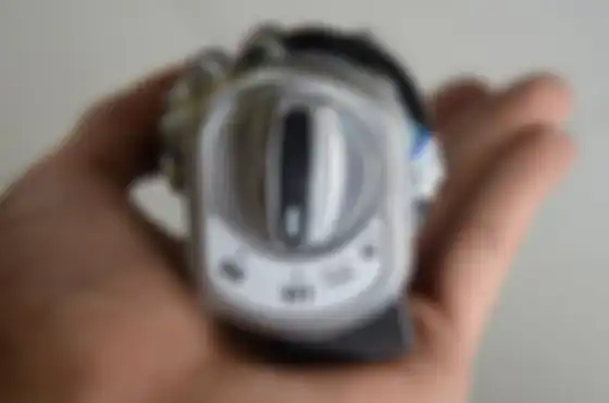 Kontak model knob atau yang sering disebut ‘putaran kompor gas