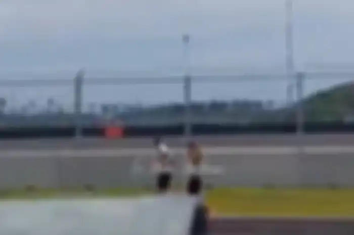Momen saat petugas bangunan di Sirkuit Mandalika teriakin Marc Marquez.