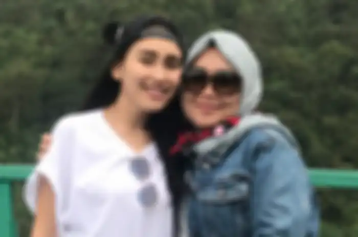 Ayu ting Ting dan Umi Kulsum