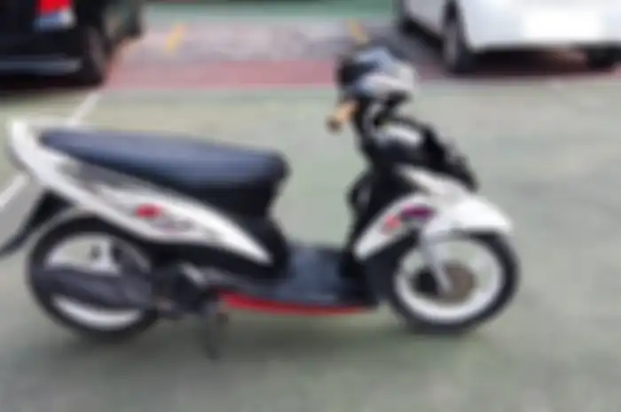 Yamaha Mio J yang cukup mulus dilelang seharga Rp 3,8 juta sudah lengkap dengan BPKB. 