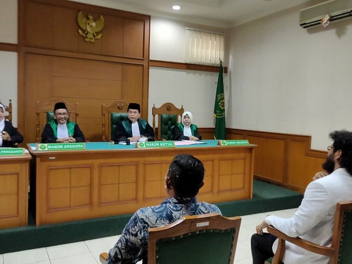 Sidang lanjutan cerai Vicky Prasetyo dan Angel Lelga di Pengadilan Agama Jakarta Selatan,Senin (16/3/2020).