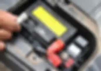 Tempat Aki Motor di Dek Kaki Jangan Lupa Dibersihkan Ternyata Rawan Kotor