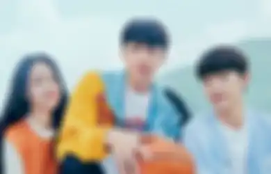 Info Drama Korea Sehun EXO yang Baru Rilis Poster 3 Karakter Utama, Intip Cerahnya Masa SMA Yuk!