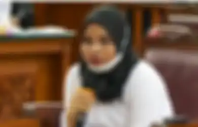 Trending di Twitter, Susi Diduga Pakai Handsfree Saat Sidang, Foto Lawas ART Ferdy Sambo Mendadak Disorot