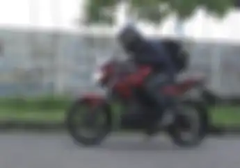Tes Akselerasi Yamaha New V-ixion dan V-ixion R, Tebak Kencang Mana?