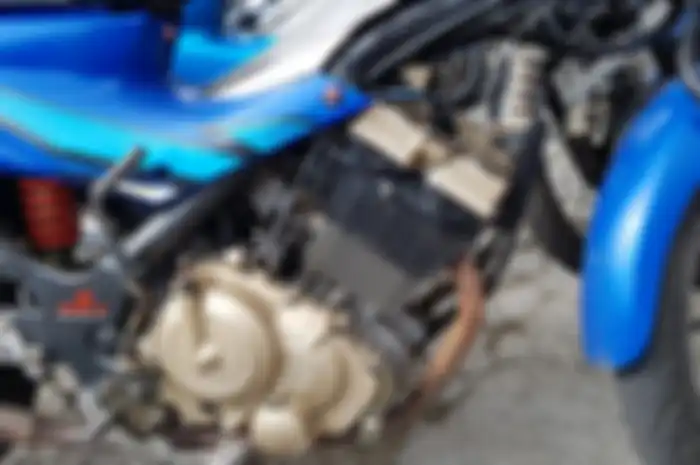 Posisi busi Satria FU menghadap atas rawan masuk air 