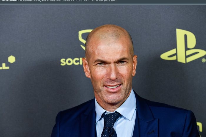 Paris Saint-Germain menginginkan jasa Zinadine Zidane untuk menjadi pelatih setelah kecewa dengan penampilan dari Christophe Galtier.