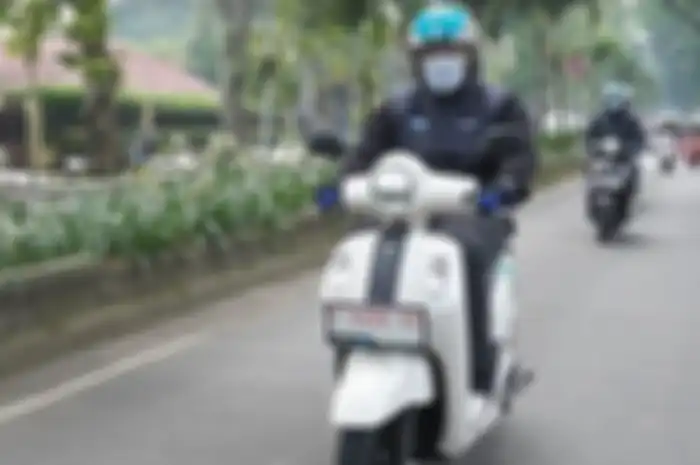 Sah harga bensin Pertamax naik jadi Rp 13 ribu per liter, apakah motor matic baru seperti Yamaha Fazzio aman pakai Pertalite?