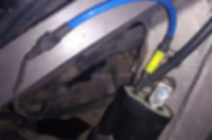 Kabek disambung dari kabel ECU menuju koil