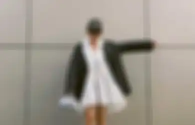 5 Ide Pakai Outfit Hitam untuk Cewek Tubuh Mungil. Stylish Abis!