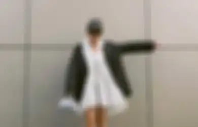 5 Ide Pakai Outfit Hitam untuk Cewek Tubuh Mungil. Stylish Abis!